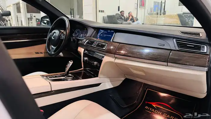 بي ام دبليو 730Li 2015 ( بحالة ممتازة ) 4