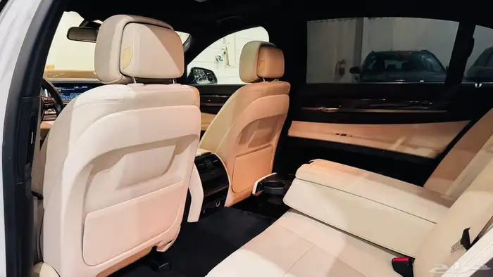 بي ام دبليو 730Li 2015 ( بحالة ممتازة ) 9