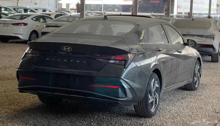 هونداي- إلنترا-2025-كمفورت- بطاقة جمركية- أصفار- بنزين 9