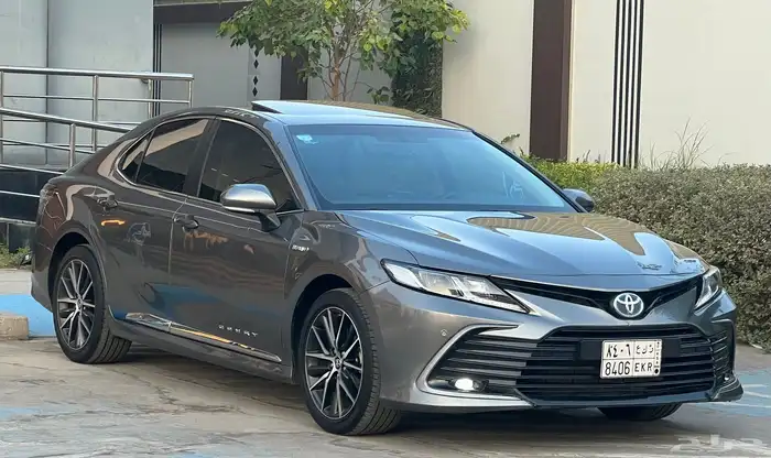 تويوتا كامري 2024 GLE (هايبرد) 2