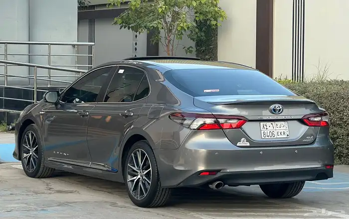 تويوتا كامري 2024 GLE (هايبرد) 8