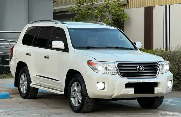 تويوتا لاندكروزر 2014 GXR (بدي وكالة) 9