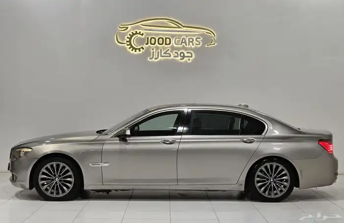 بي ام دبليو 740Li موديل 2011 بحالة ممتازة 3
