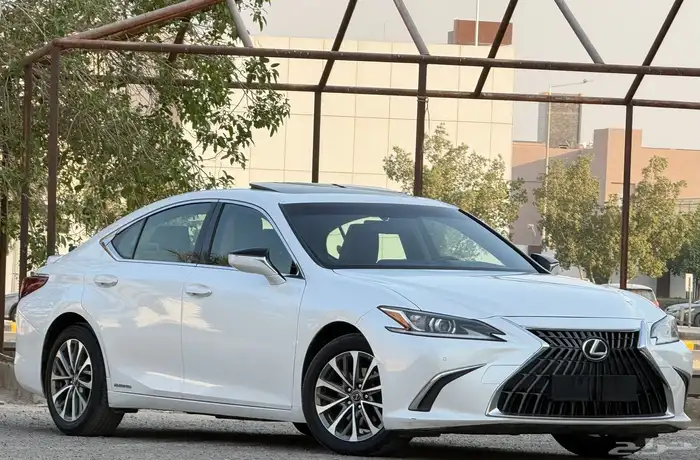 لكزس ES300h 2022 ممشى (41) الف 3