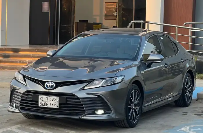 تويوتا كامري 2024 GLE (هايبرد) 1