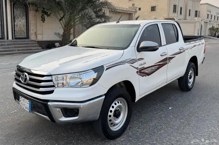 تويوتا هايلوكس GLI 2019 بنزين دبل عداد قليل نظيفه 7