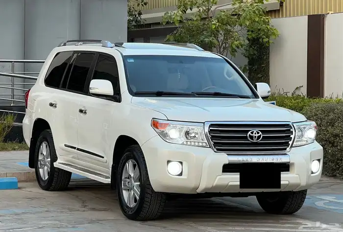 تويوتا لاندكروزر 2014 GXR (بدي وكالة) 2