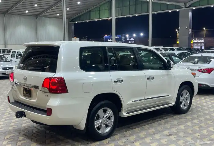 تويوتا لاندكروزر موديل 2013 3