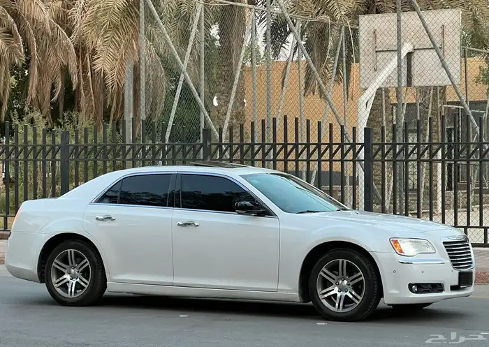كرايزلر 2014 فل V6 سعودي 3