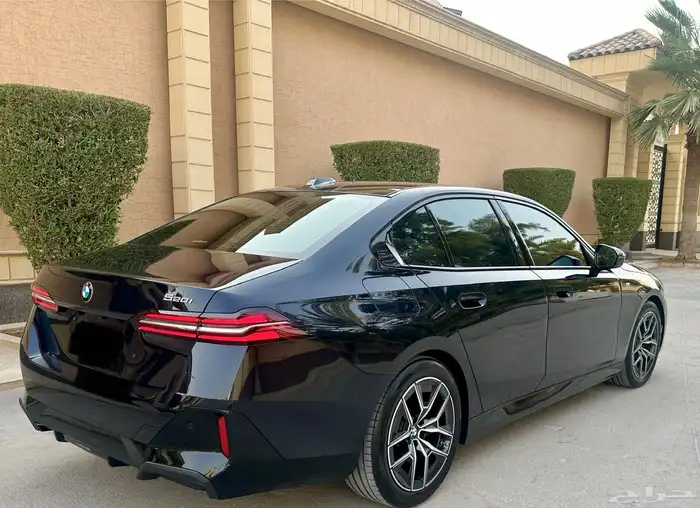 BMW 520i M ( ممشى قليل  بدون حوادث) 3
