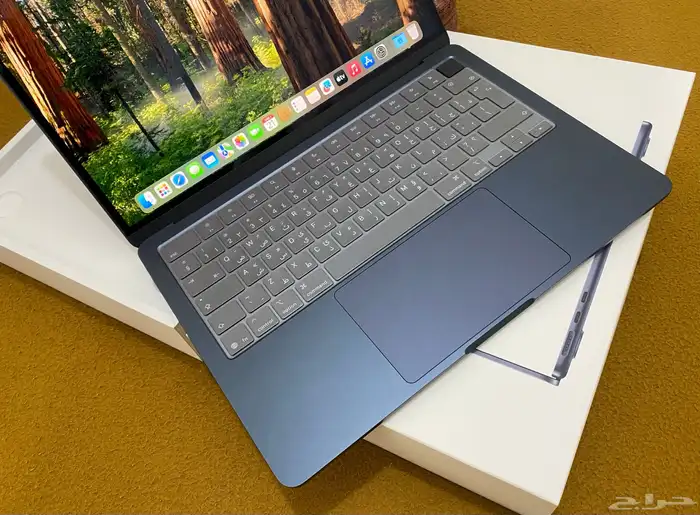 ماك بوك اير M4 نفس الجديد تماما ضمان جرير 18