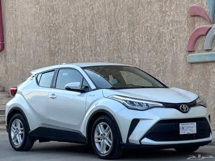 تويوتا هايبرد CHR 2022 اقتصادية بالبنزين 4