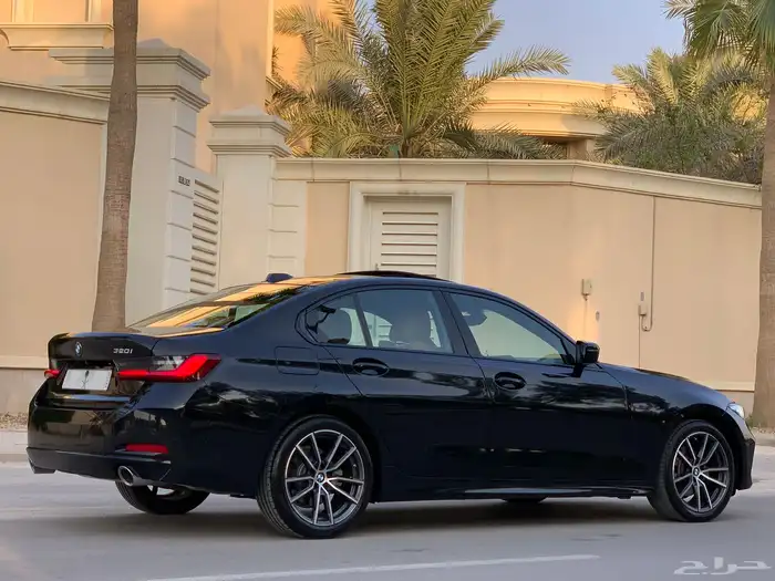 بي ام دبليو 2024 320i 13
