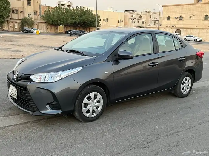 للبيع تويوتا يارس 2022 1
