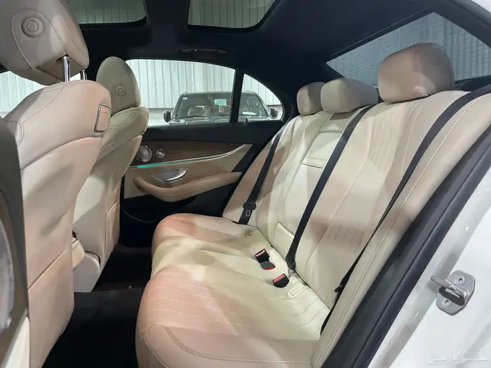 مرسيدس E300 2018 14