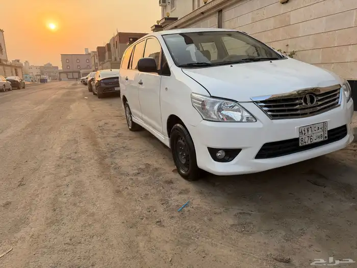 سيارتين للبيع تايوتا انوفا 2012 وهونداي سنتافي 2014 2