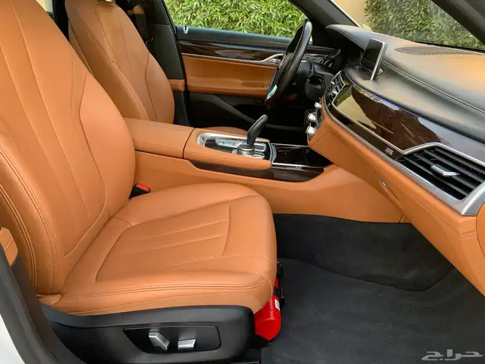 BMW 730i 2020 عداد قليل 36