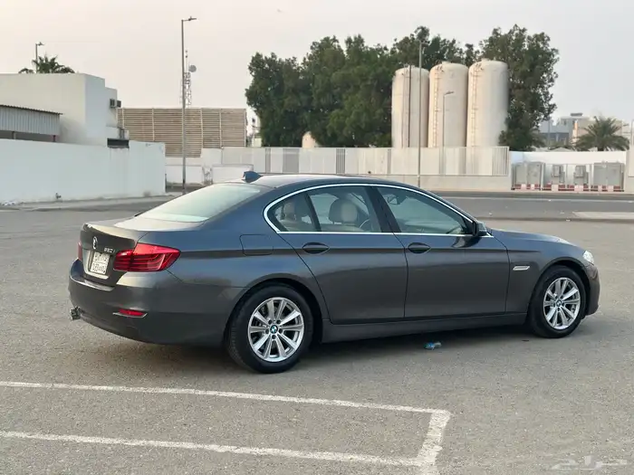 bmw 520i 2016 ممشى قليل نظيف جدا 11