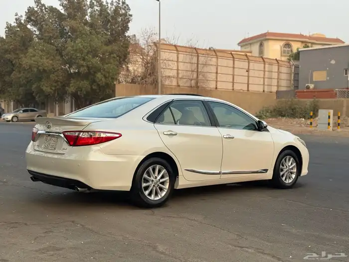 تويوتا كامري 2017 فل كامل GLX ابيض لولي 4