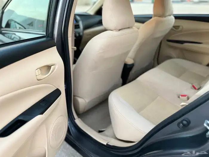 للبيع تويوتا يارس 2022 10