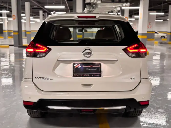 نيسان اكس تريل موديل 2022 دبل 9