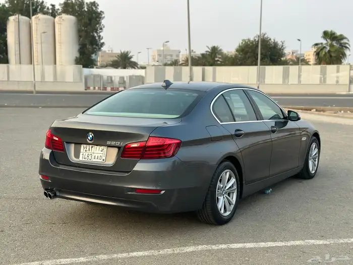 bmw 520i 2016 ممشى قليل نظيف جدا 13