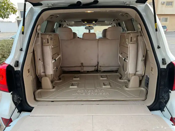 تويوتا لاندكروزر 2014 GXR (بدي وكالة) 15