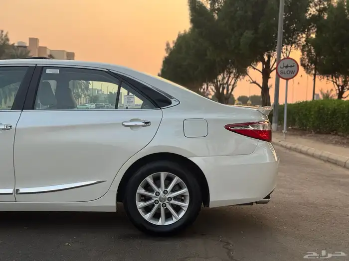 تويوتا كامري 2017 فل كامل GLX ابيض لولي 9