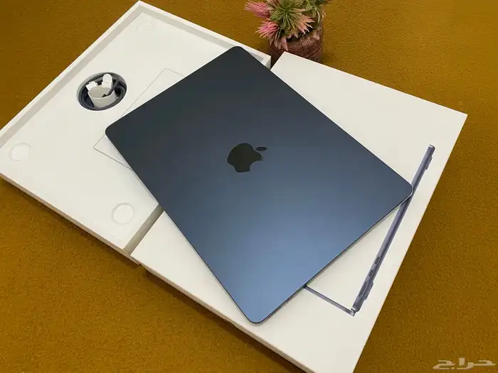 ماك بوك اير M4 نفس الجديد تماما ضمان جرير 8