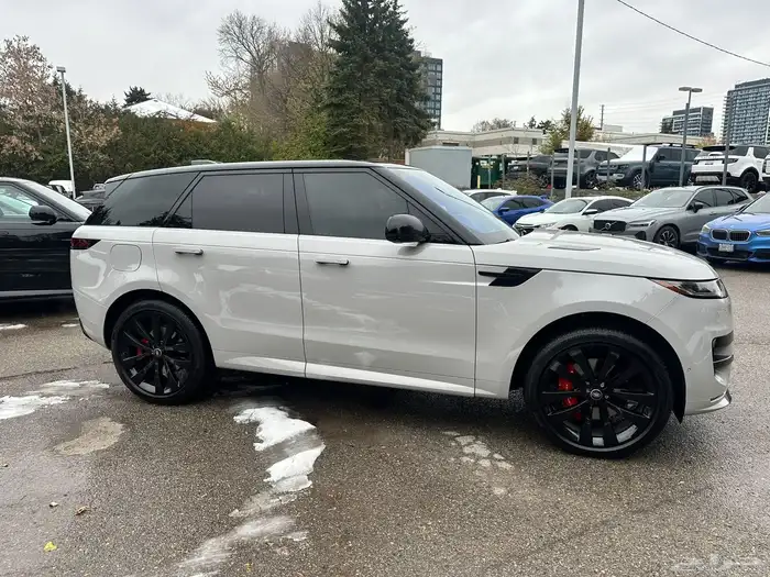 للبيع رانج روفر سبورت موديل 2025 فل موصفات وارد كندا 5