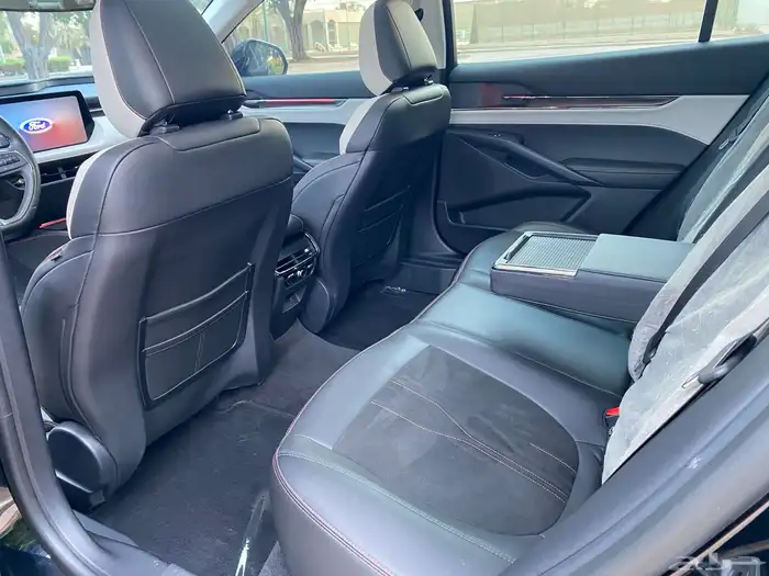 2023 فورد توروس تيتانيوم فل كامل 8