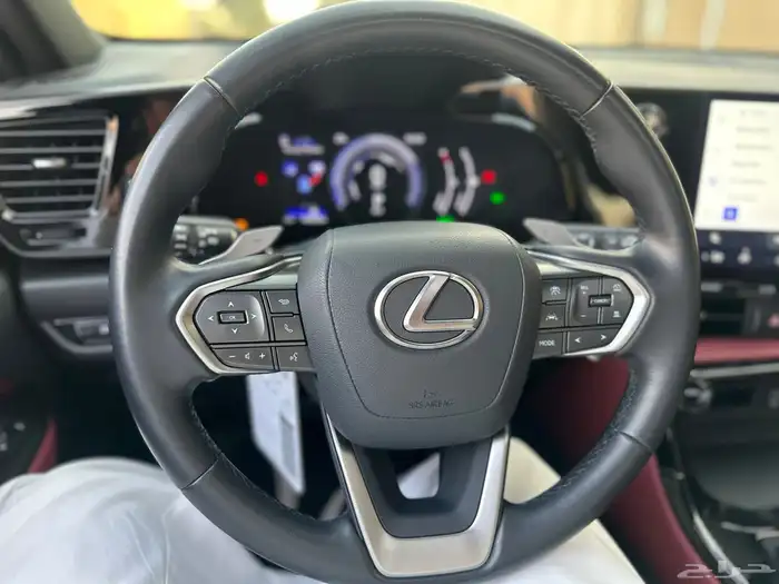 لكزس NX350h شبه جديده ماشيه 16 الف فقط بحاله الوكاله 31