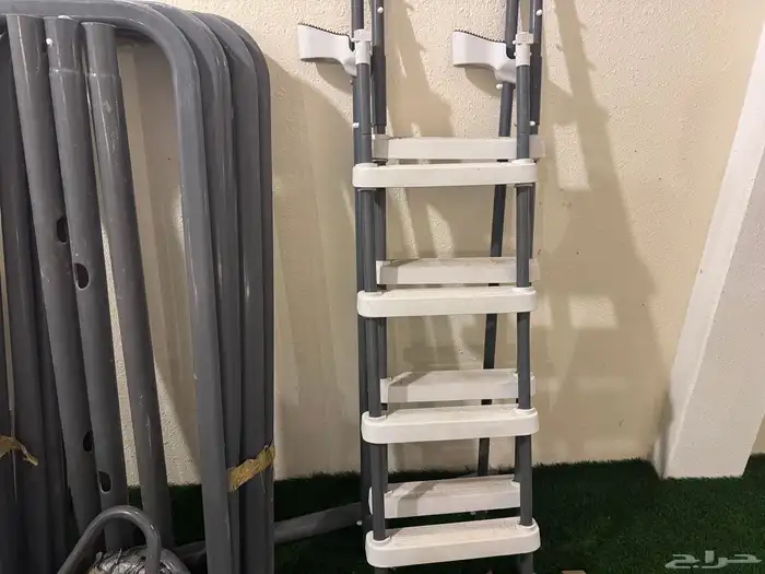 مسبح كبير جد من شركة انتكس 1