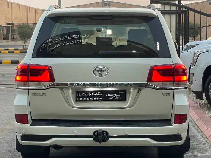تويوتا لاندكروزر 2017 سعودي فل 8