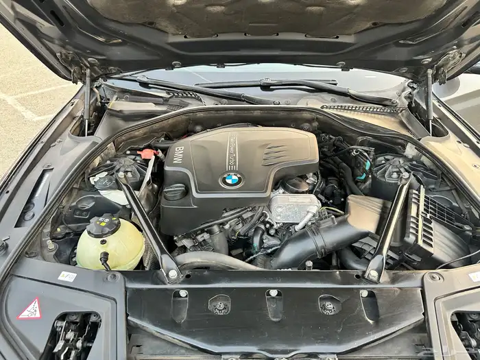 bmw 520i 2016 ممشى قليل نظيف جدا 48