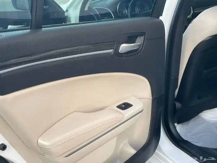 كرايزلر بنوارما 6 سلندر ممشى 106 الف ك 2021 للبيع او البدل 12