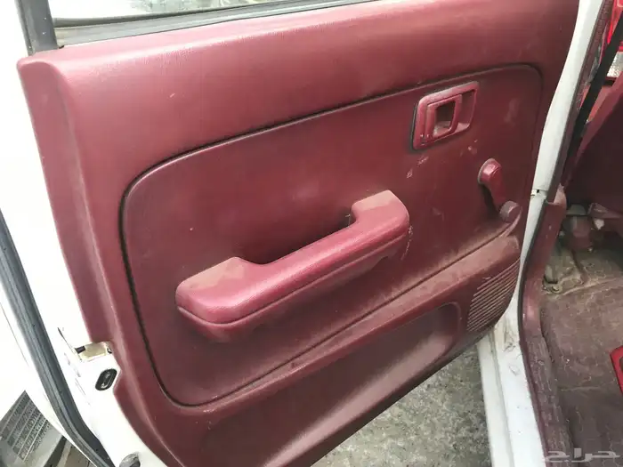 للبيع داخليه هايلكس مديل 2000 4