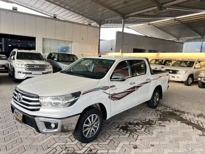 تويوتا هايلوكس 2019 سعودي ماشي 94 الف 2