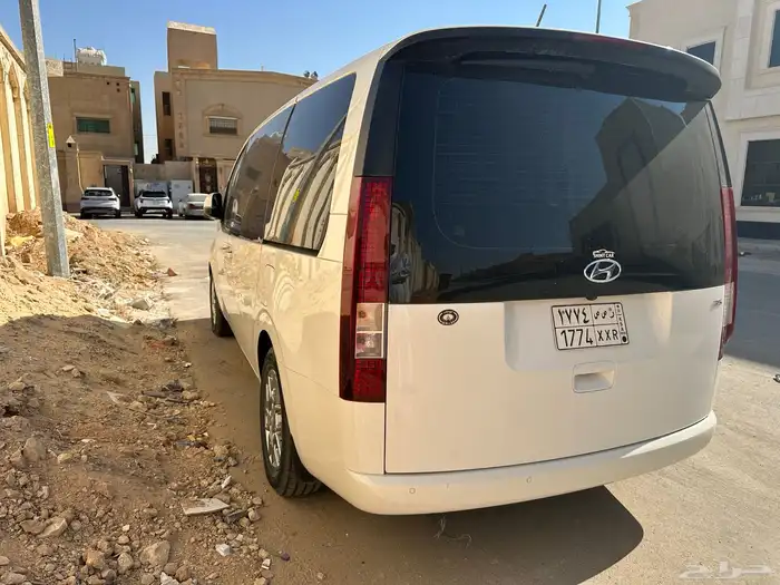 فان استاريا هيونداي 2023 10