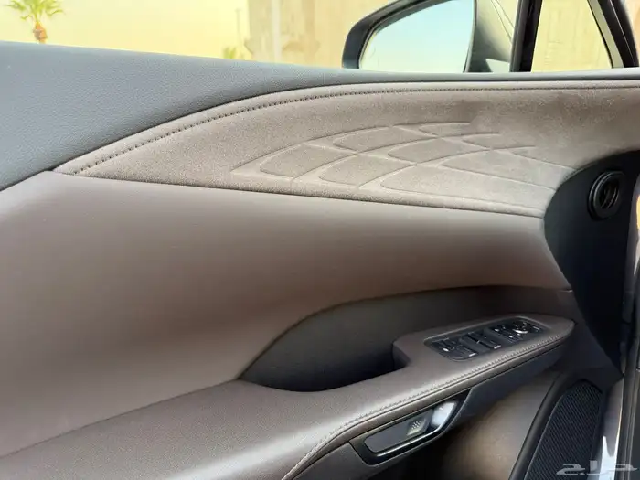لكزس RX 350 h 2023 سعودي بالضمان 25