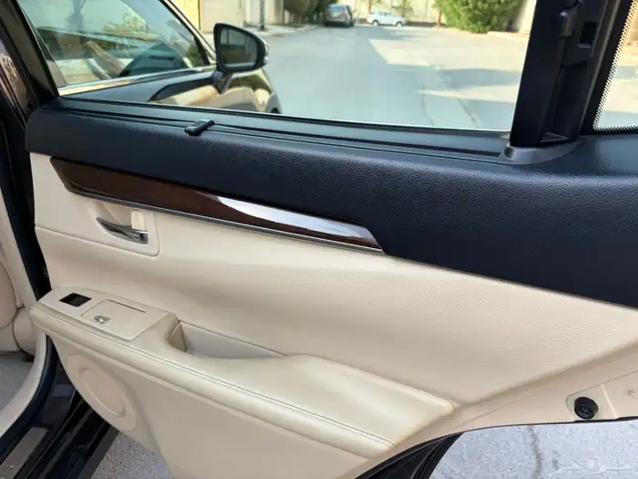 لكزس es350 cc 2013 مالك واحد من الوكاله 24