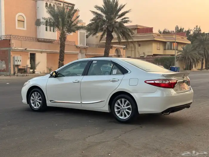 تويوتا كامري 2017 فل كامل GLX ابيض لولي 6