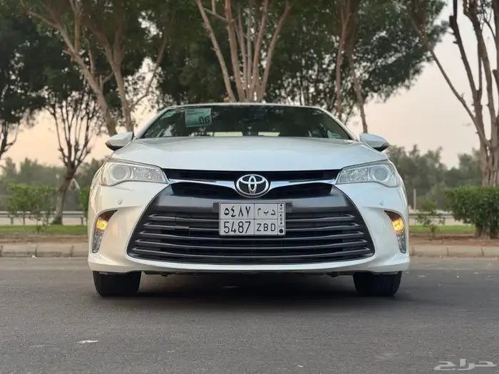 تويوتا كامري 2017 فل كامل GLX ابيض لولي 25