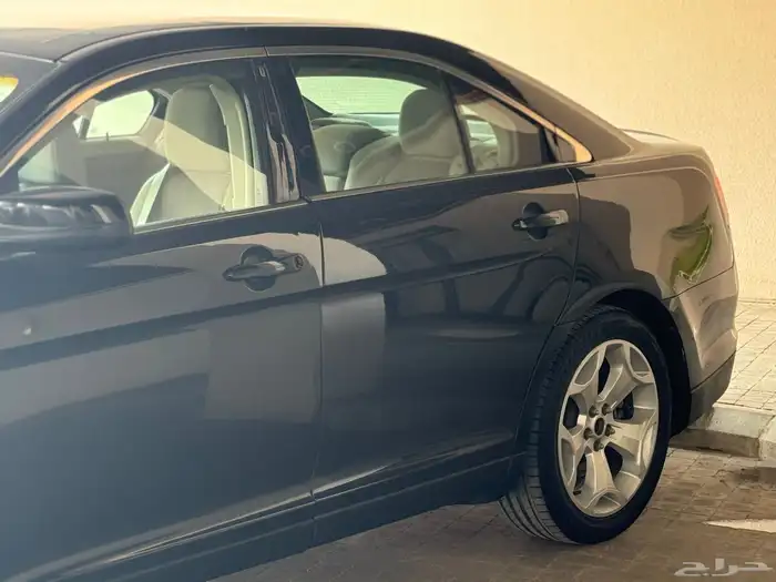 فورد تورس موديل 2011 نظيف جدا 3