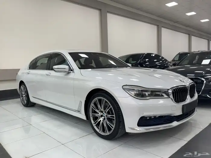 بي ام دبليو 730i 2017 1