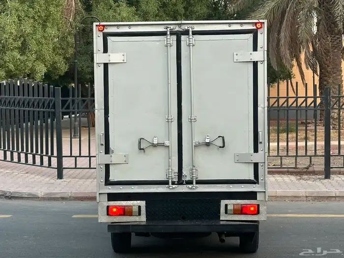 ايسوزو ثلاجه موديل 2025 سعودي قير عادي ديزل شامل الضريبة 8