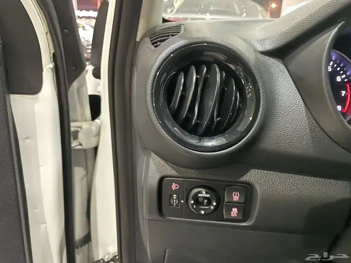 كيا بيجاس 2025 قير اتوماتيك- فتحه سقف ( بنزين ) 1.4L 12