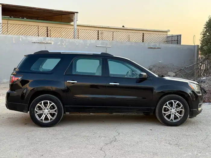 جي ام سي اكاديا 2013 3