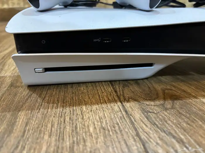 سوني 5 للبيع والله نظيف م شغلتو إلا ثلاث مرات ون تيرا بشريط 1