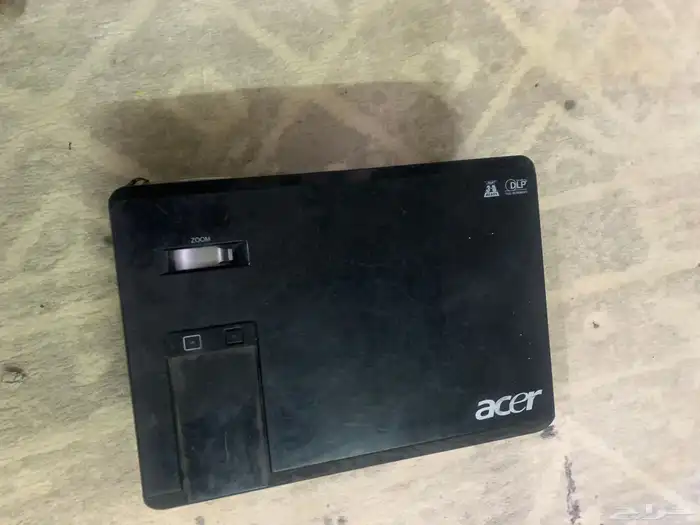 برجكتر سطوع 2700ونسبه تباين 4000 2